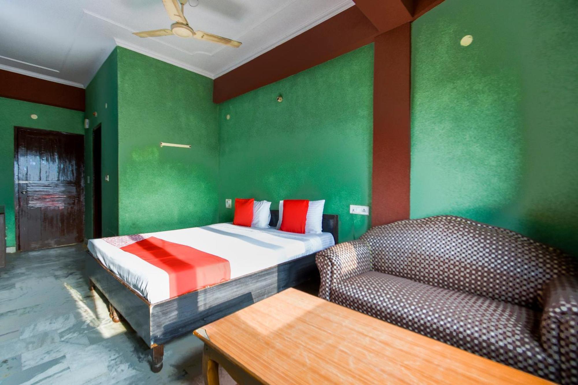 Oyo Flagship Vibes Hotel Nālāgarh Buitenkant foto