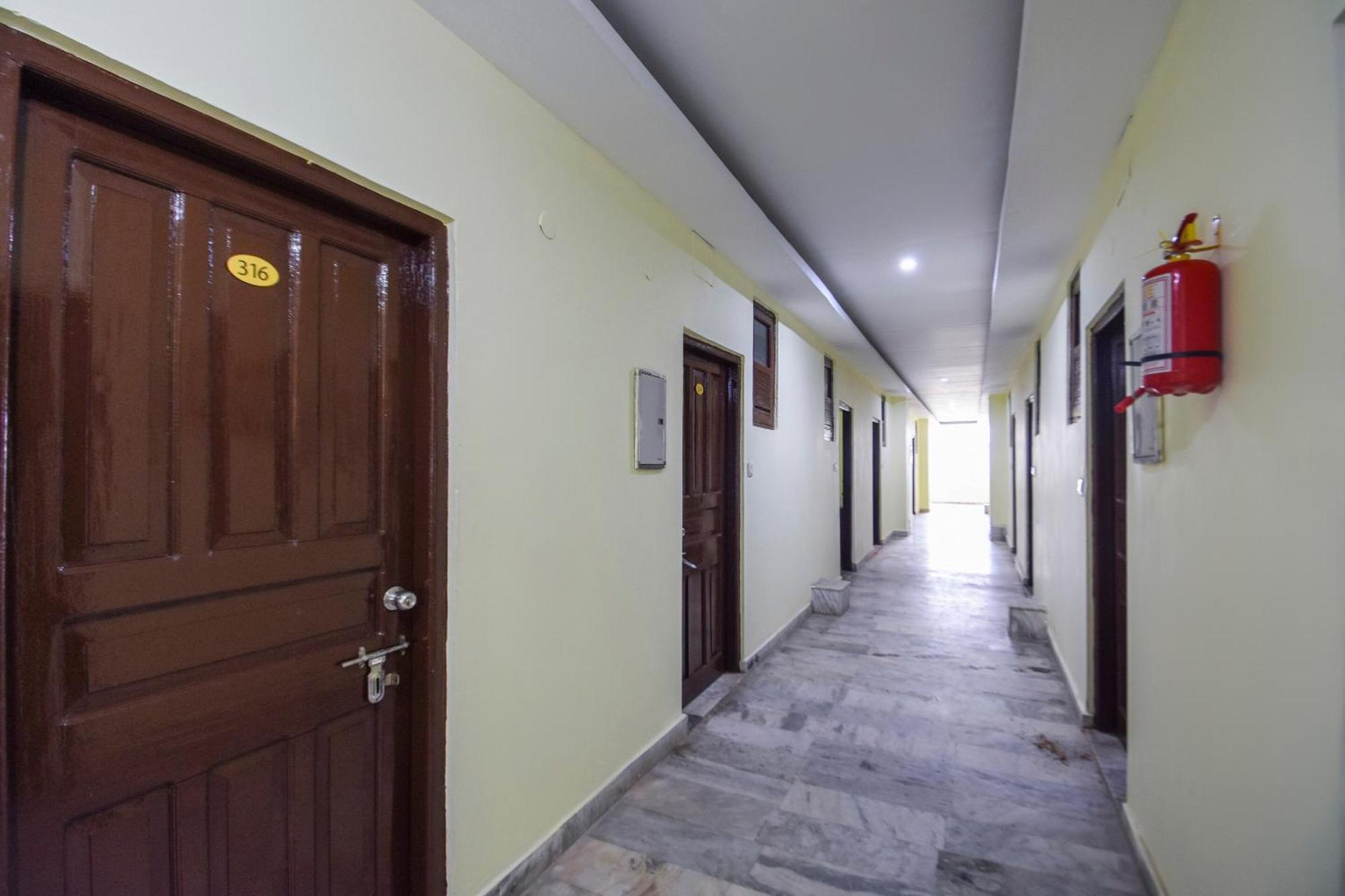 Oyo Flagship Vibes Hotel Nālāgarh Buitenkant foto